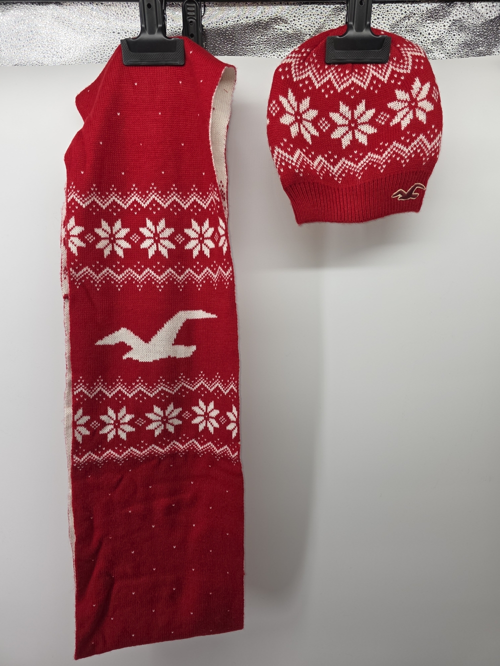 Hollister Red and White Fair Isle Beanie & Scarf Set